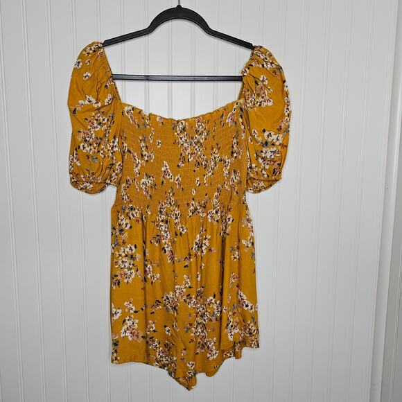 Flynn Skye Justine Romper Size Medium Floral Rayon Summer Beach Vacation Boho - Picture 7 of 7